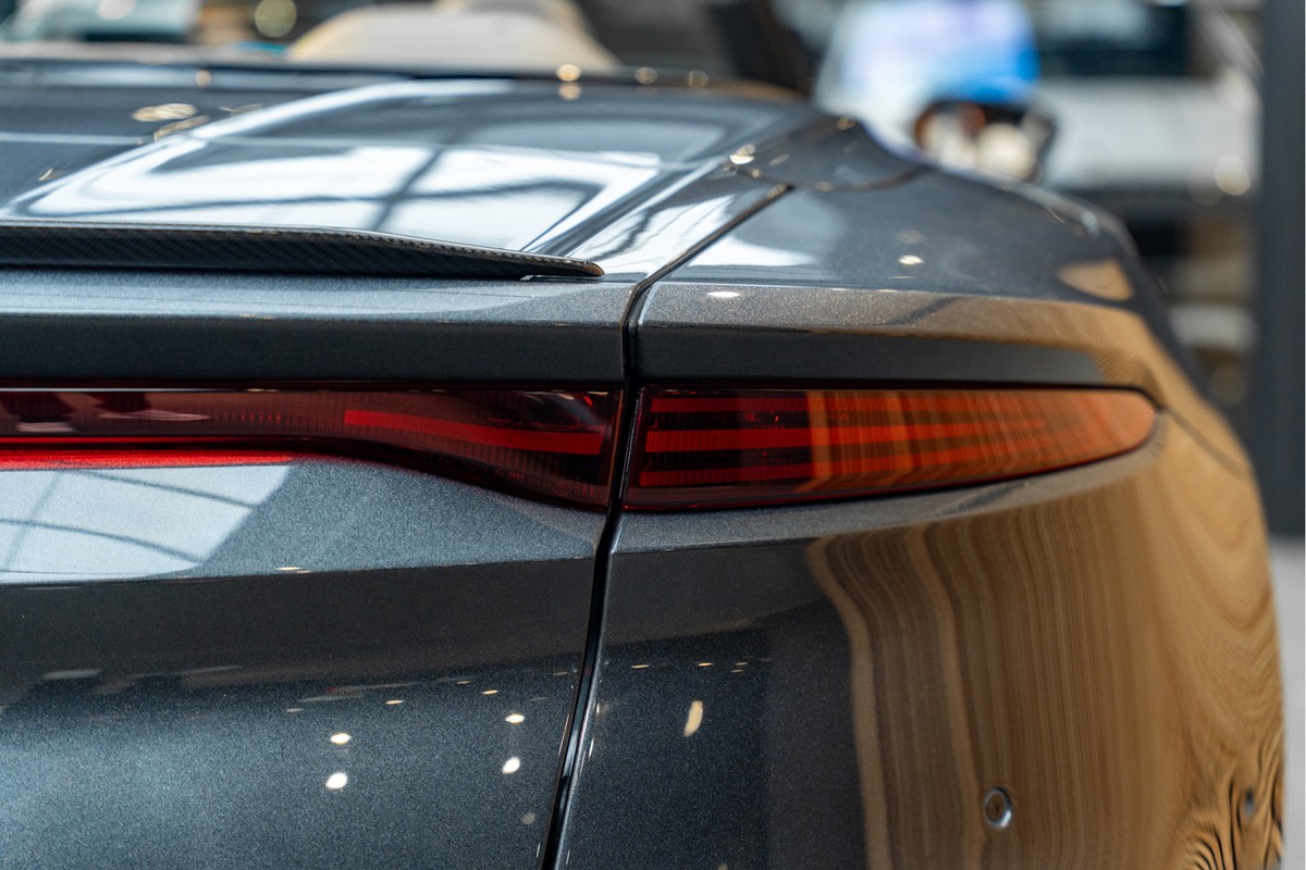 Aston Martin DBS