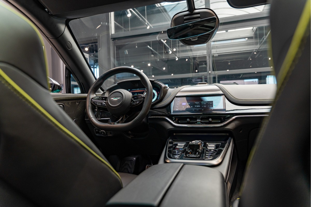 Aston Martin DBX