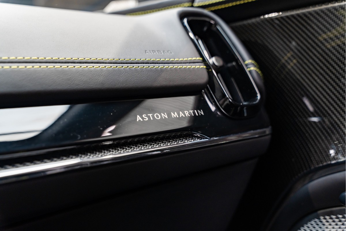 Aston Martin DBX