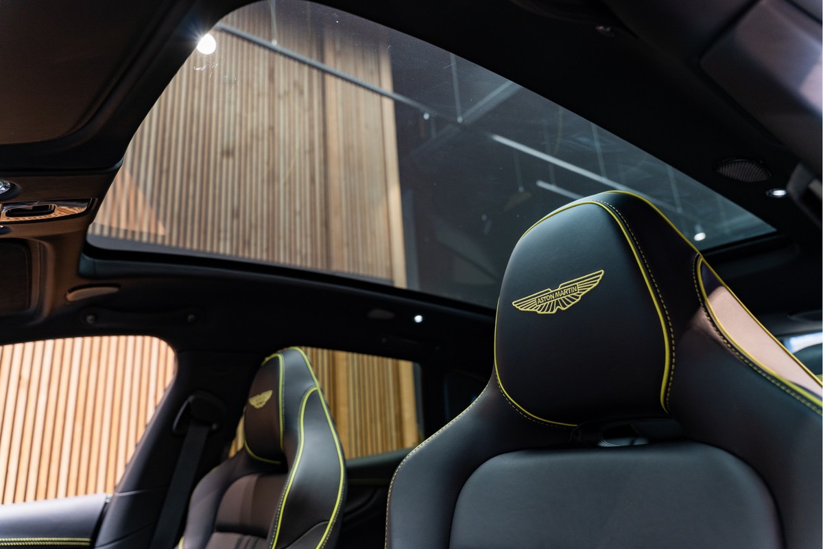 Aston Martin DBX