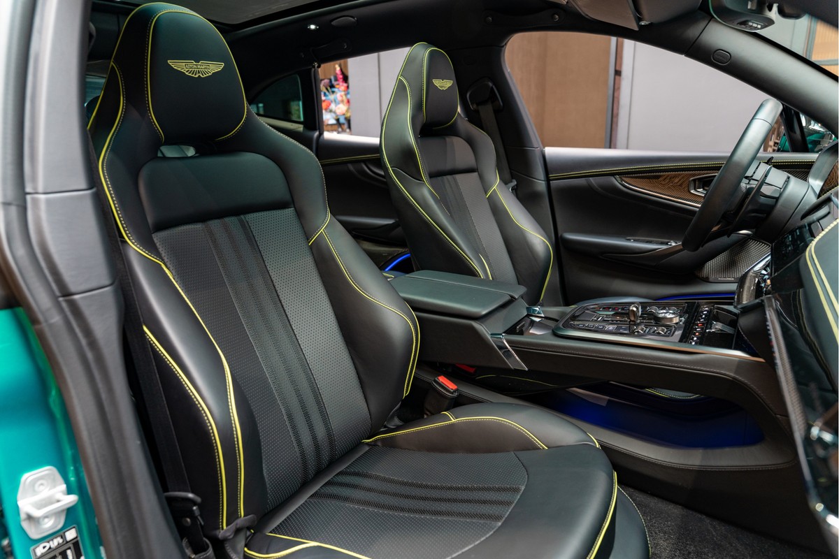 Aston Martin DBX