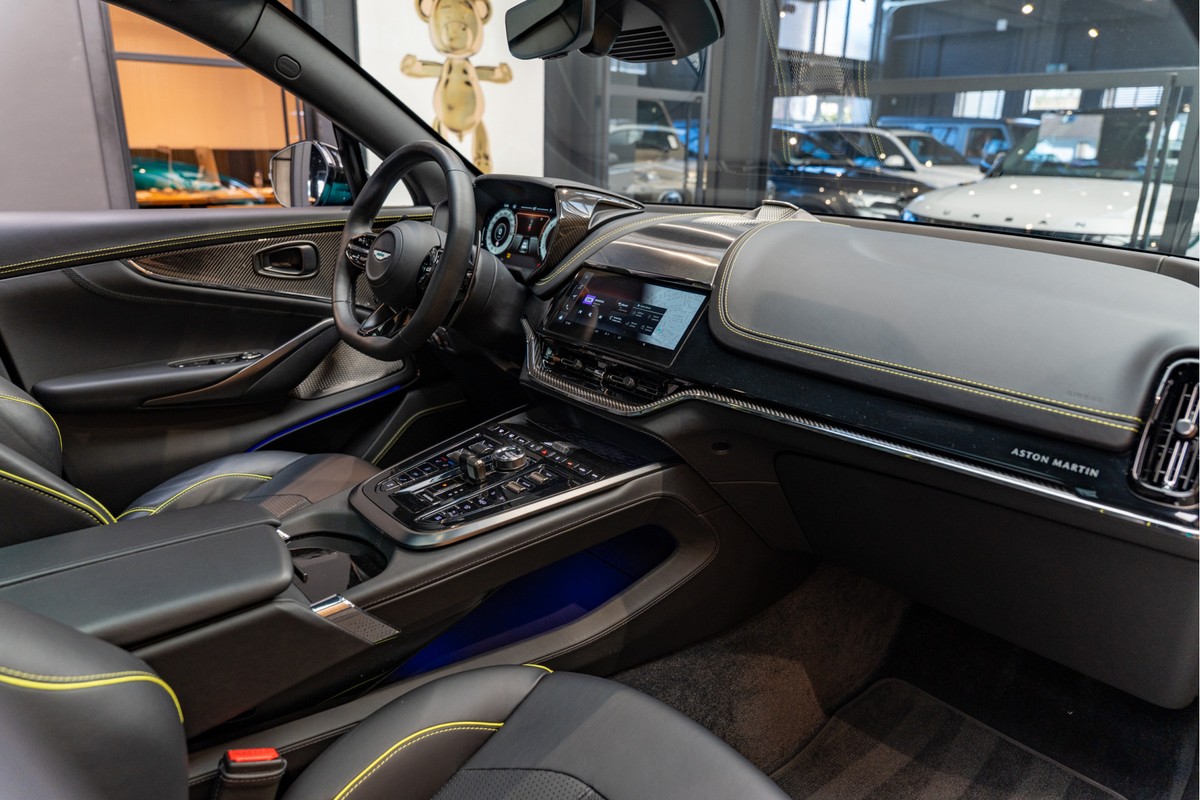 Aston Martin DBX