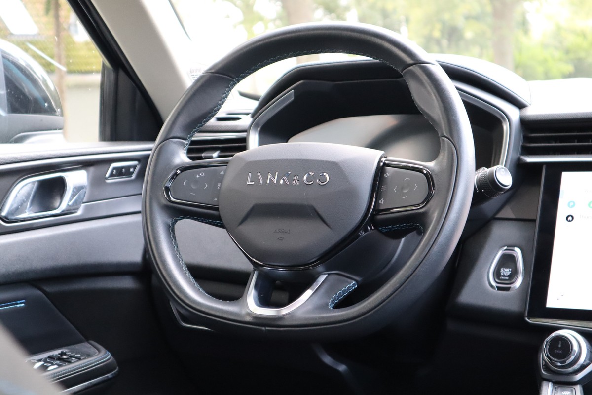 Lynk & Co 01