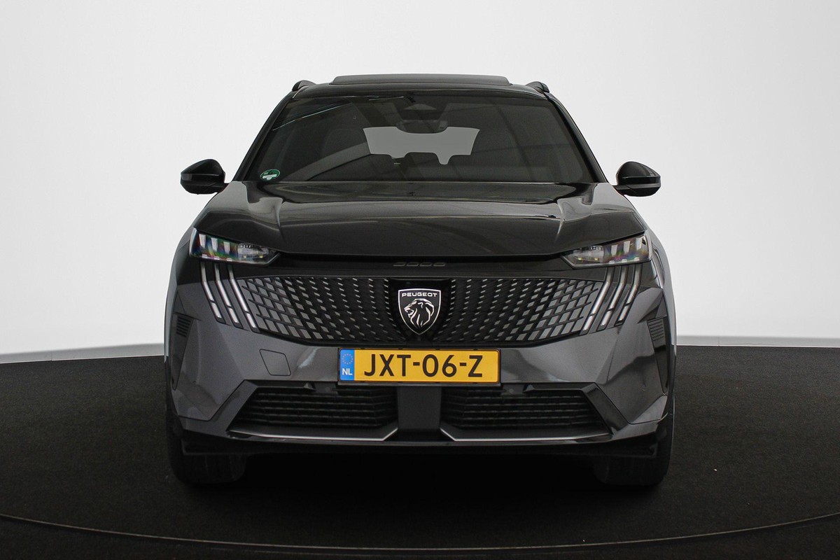 Peugeot e-5008