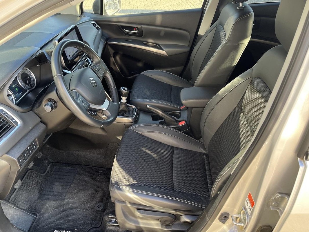 Suzuki S-Cross