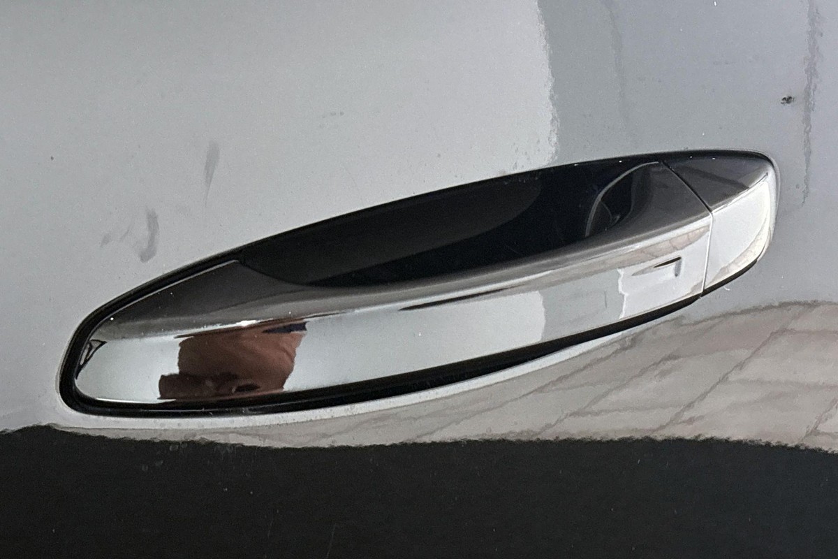 Peugeot e-3008