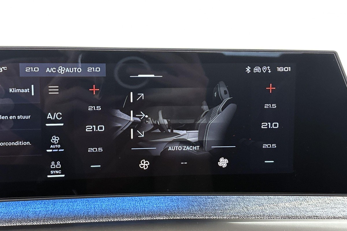 Peugeot e-3008