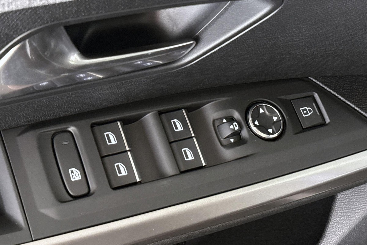 Peugeot e-3008