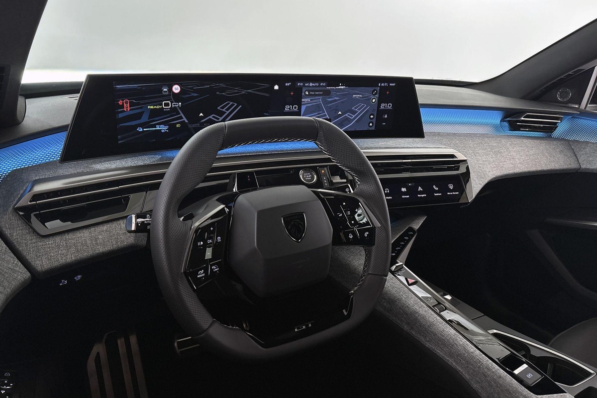 Peugeot e-3008