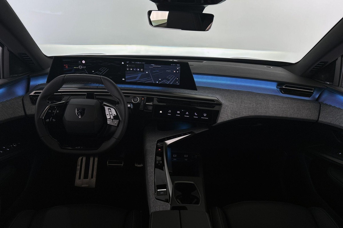 Peugeot e-3008