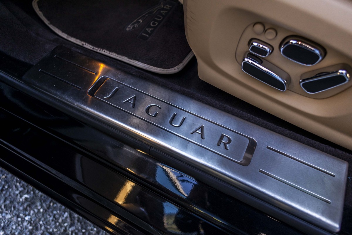 Jaguar XJ