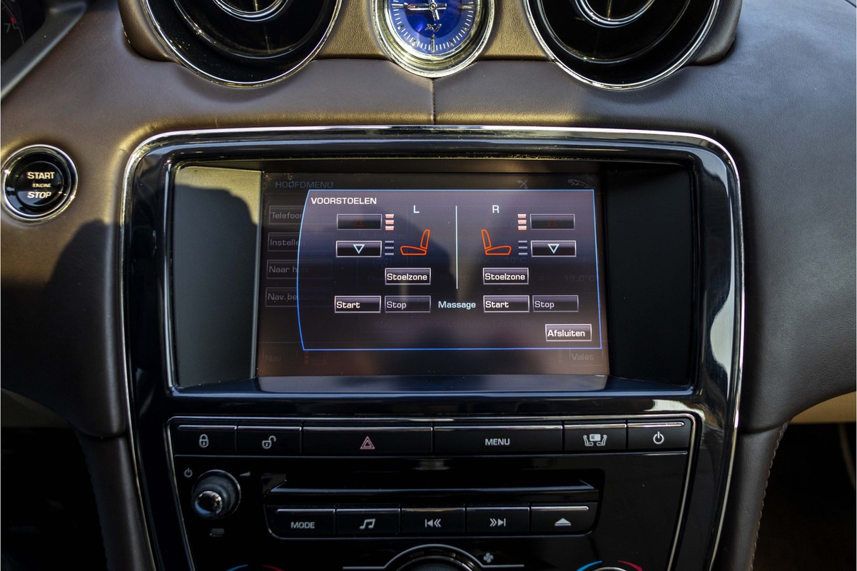 Jaguar XJ