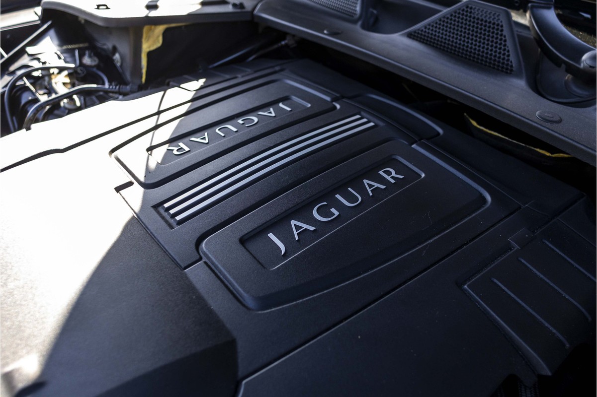 Jaguar XJ