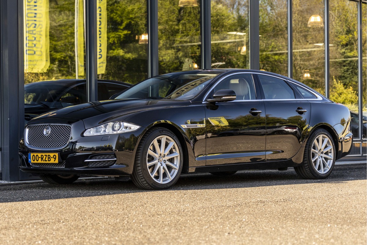 Jaguar XJ