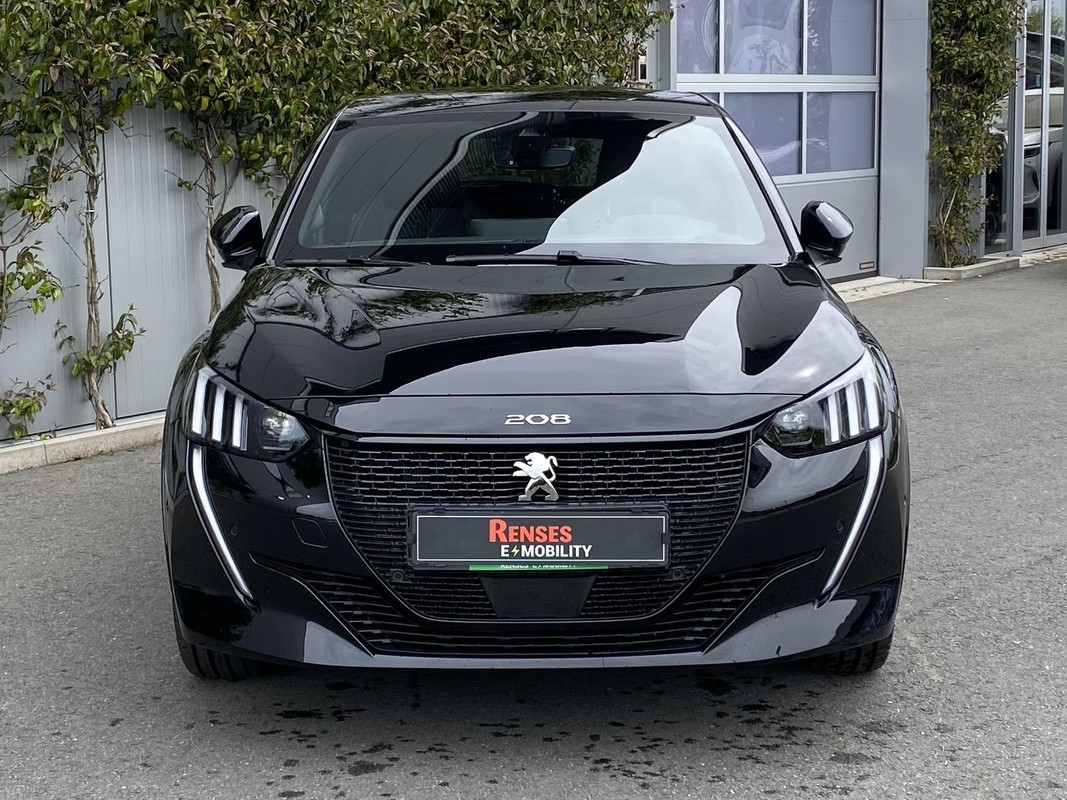 Peugeot e-208