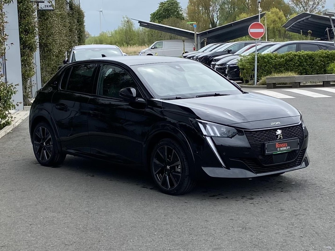 Peugeot e-208