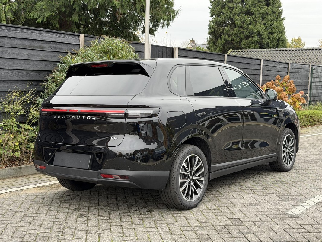 Leapmotor B10