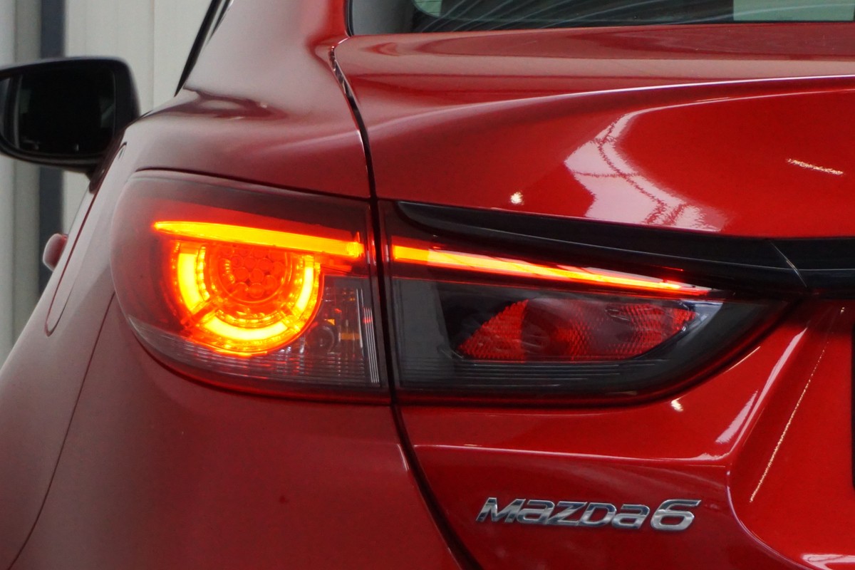 Mazda 6