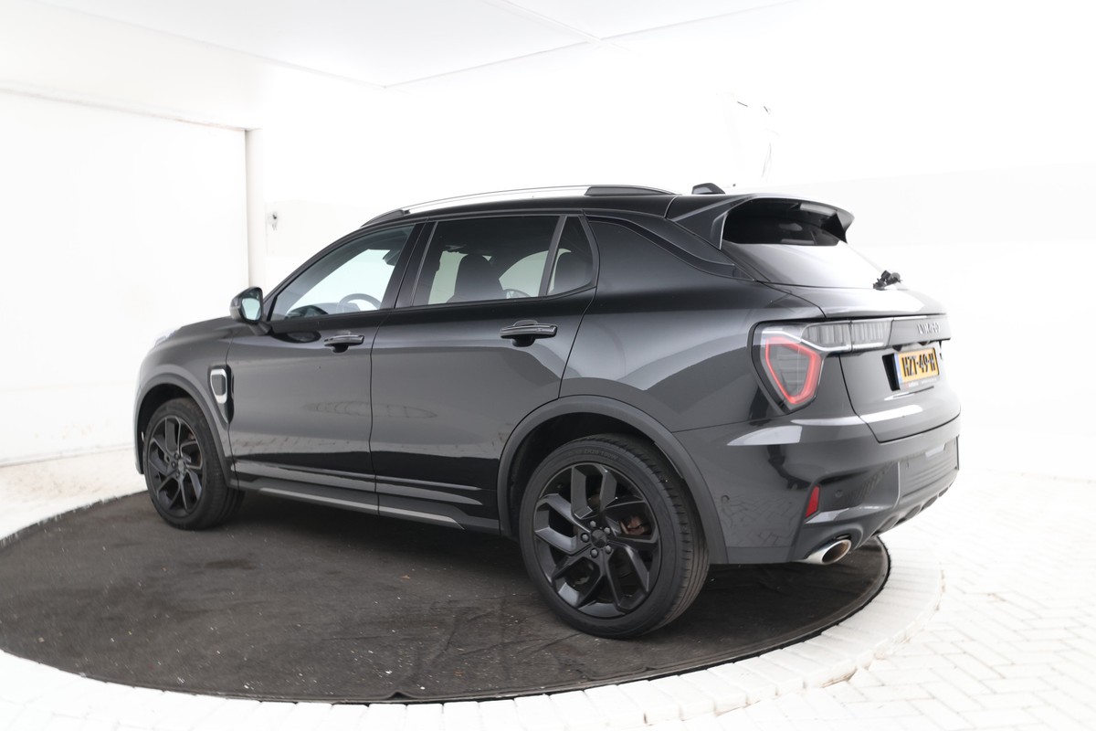 Lynk & Co 01