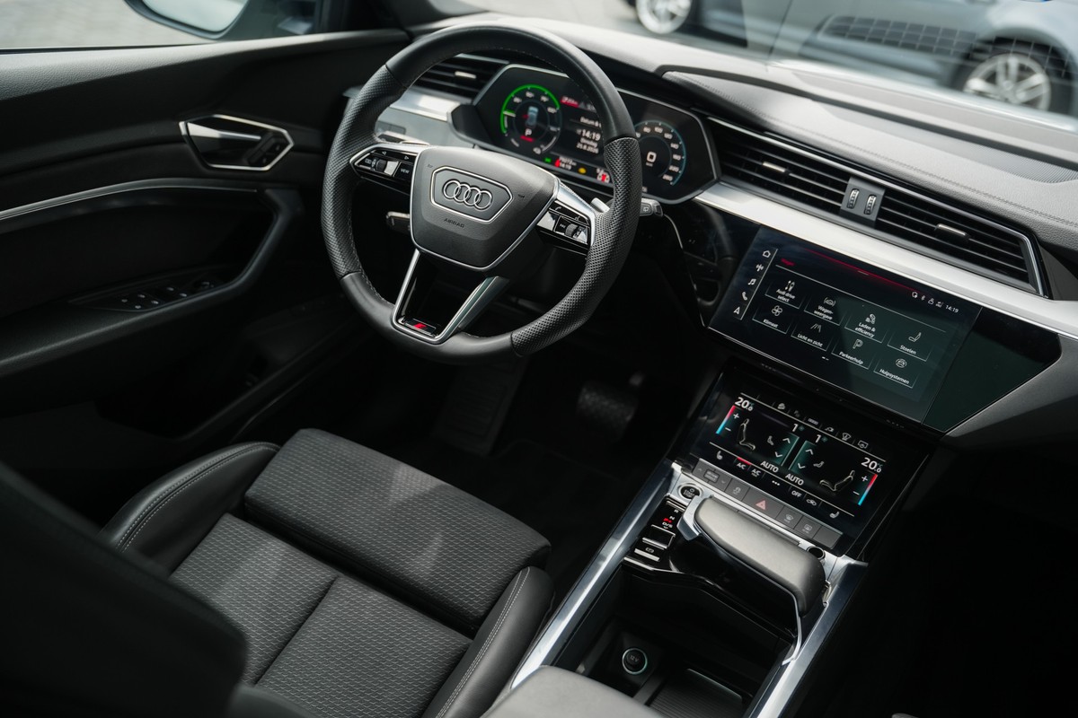 Audi e-tron