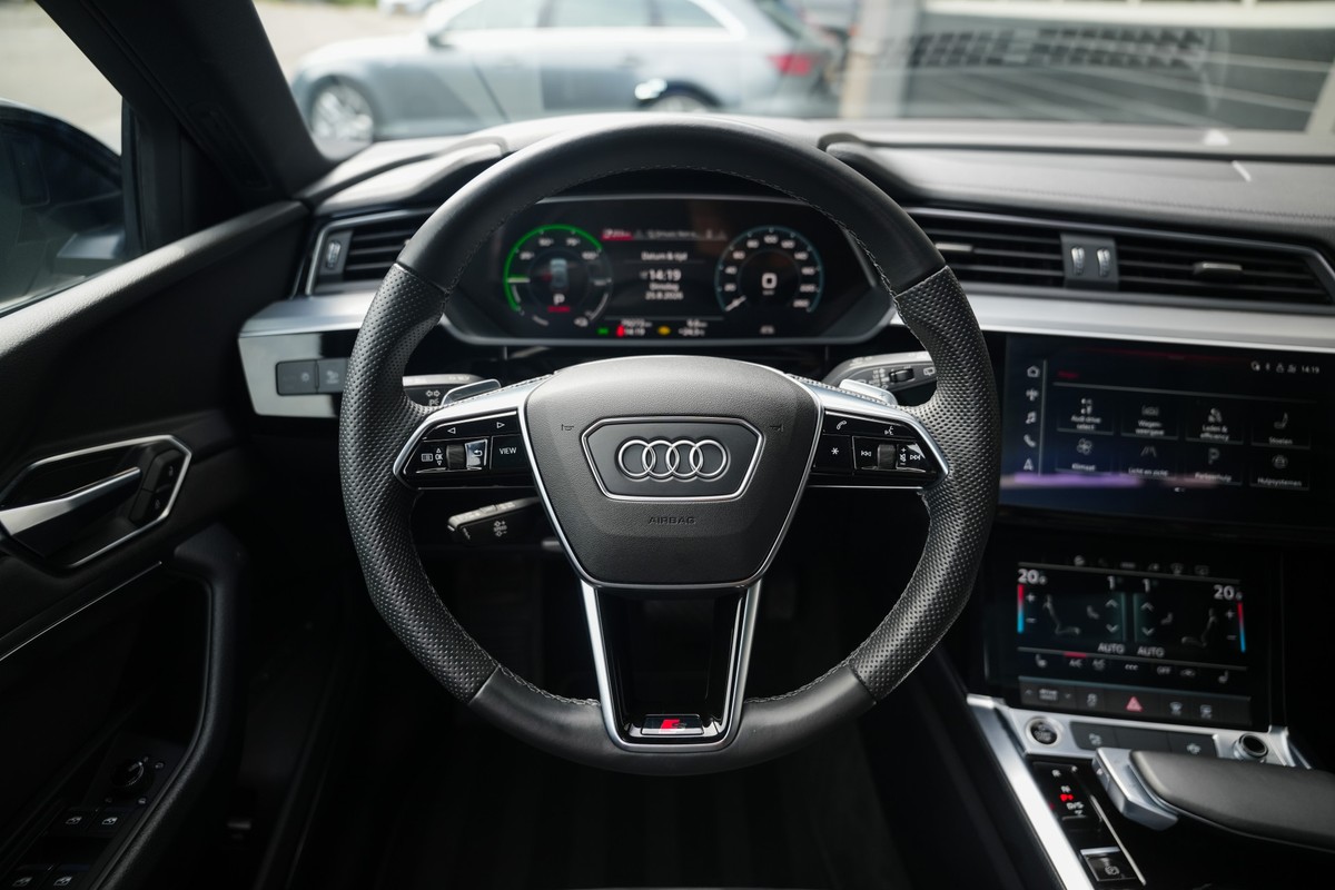 Audi e-tron