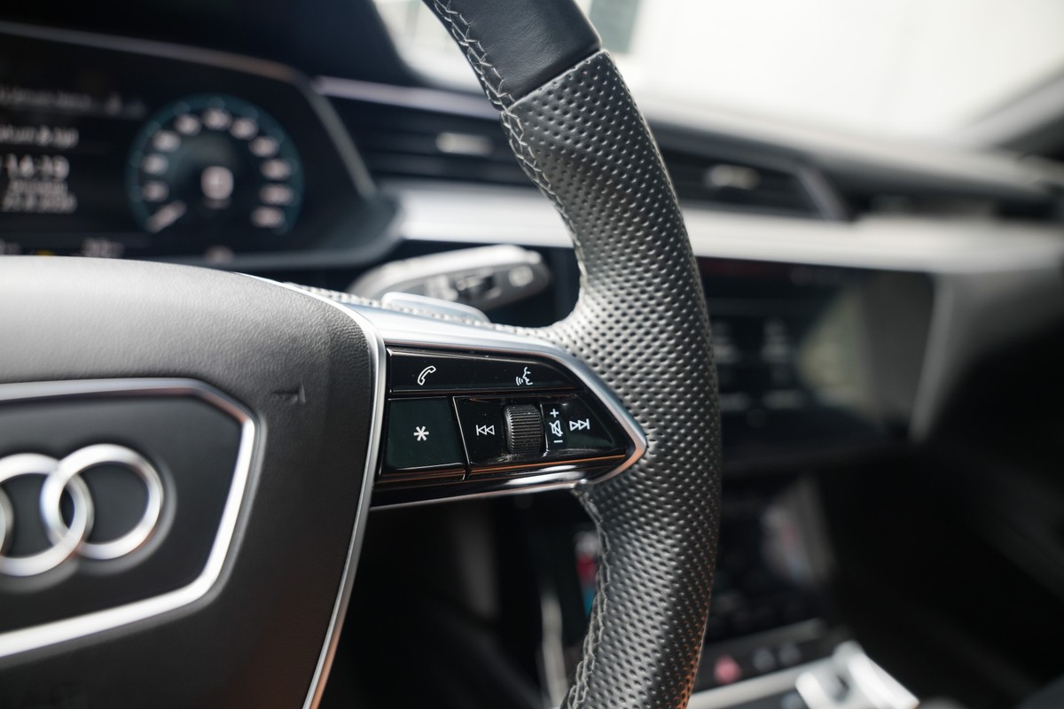 Audi e-tron