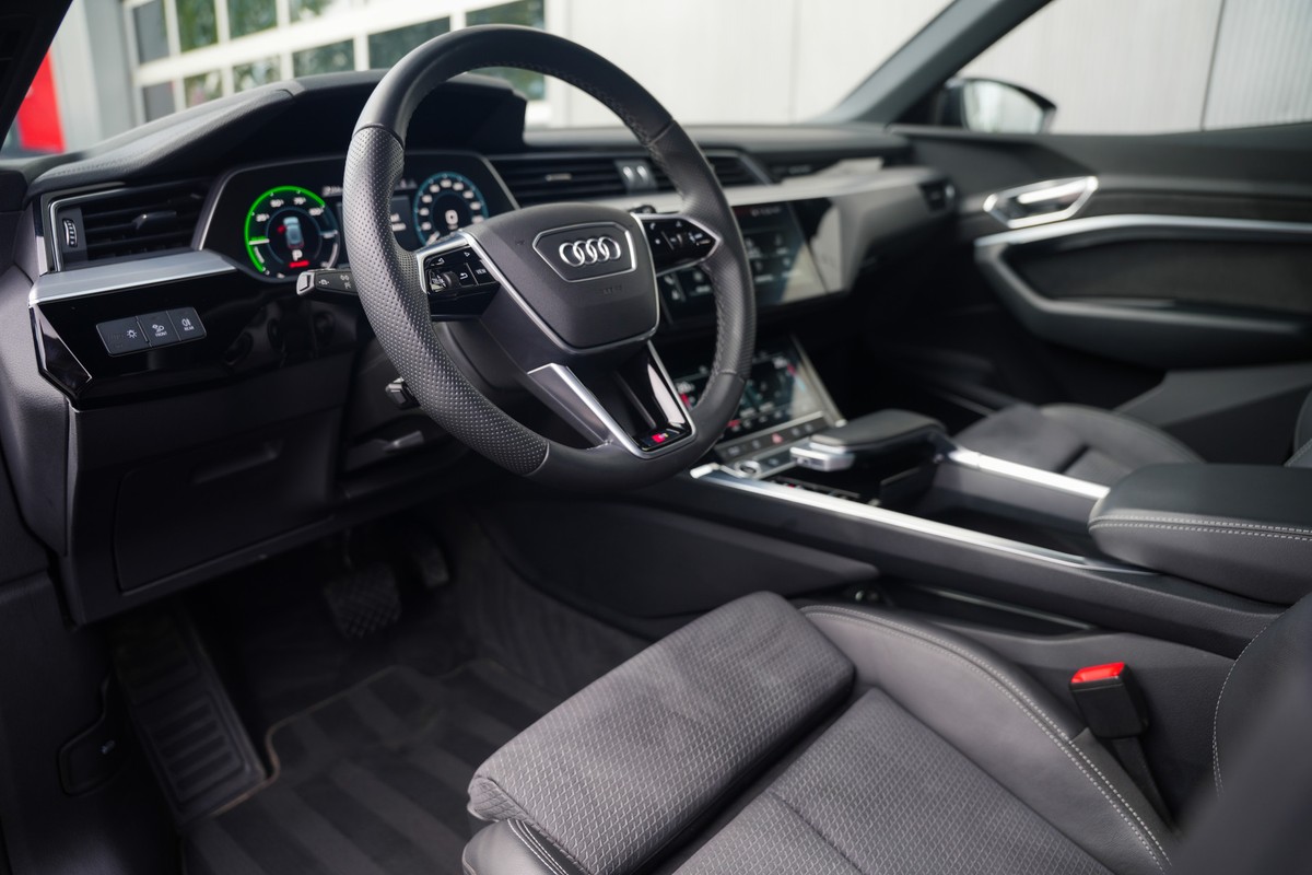 Audi e-tron
