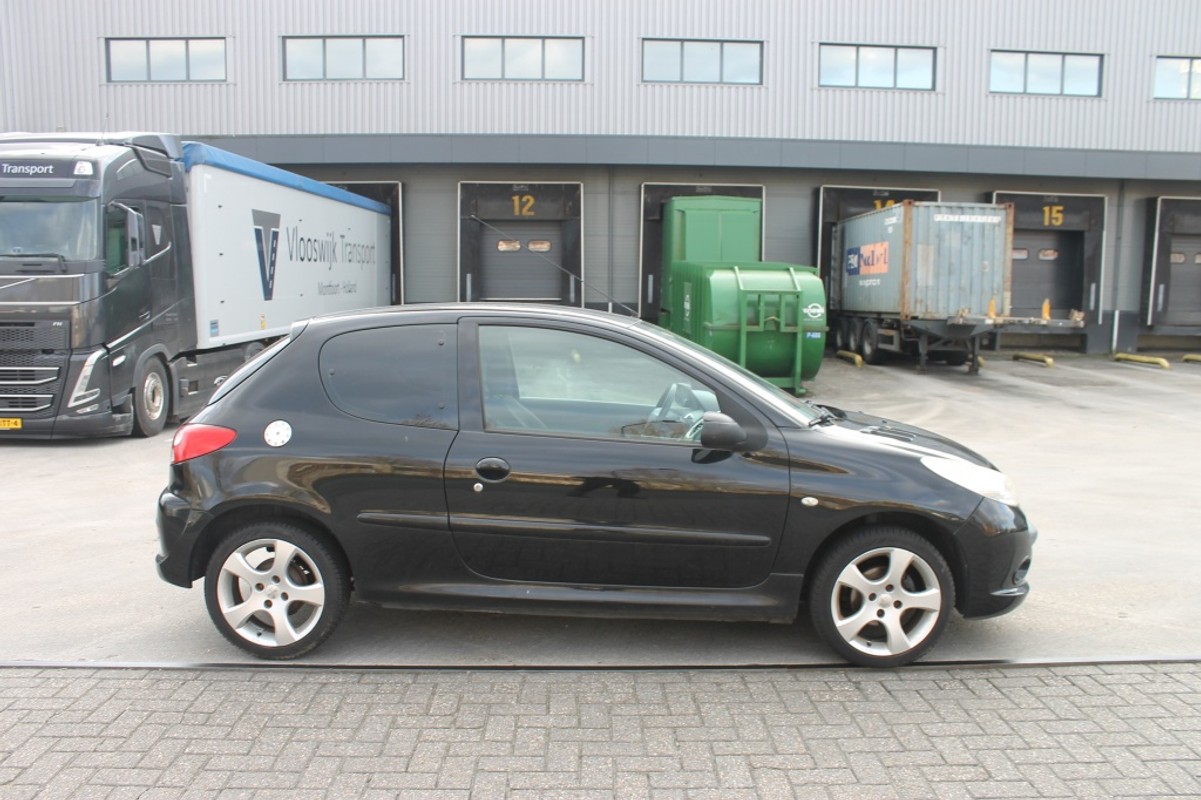 Peugeot 206