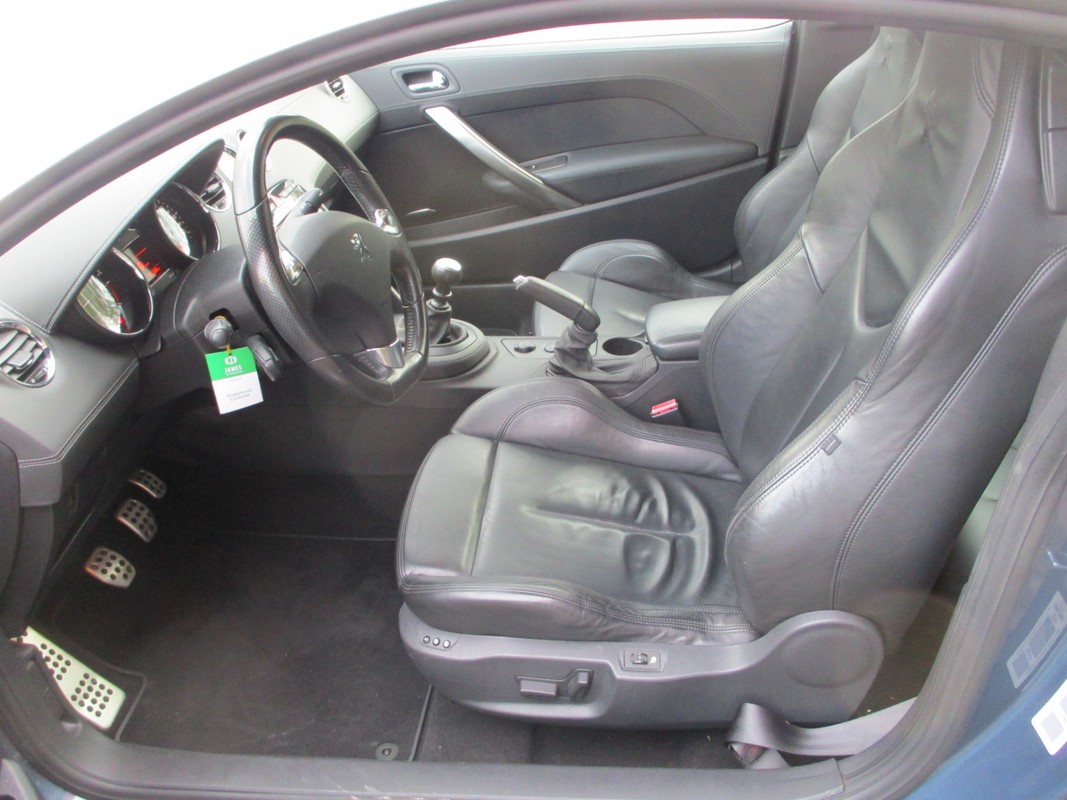 Peugeot RCZ