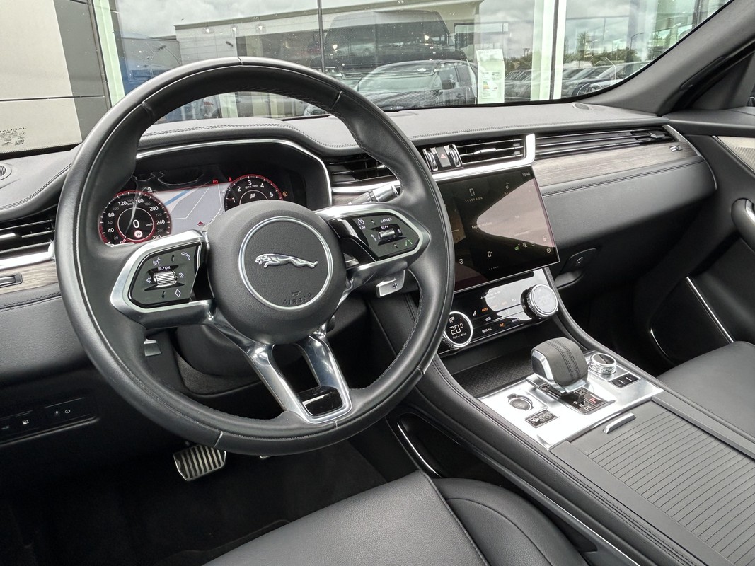 Jaguar F-PACE