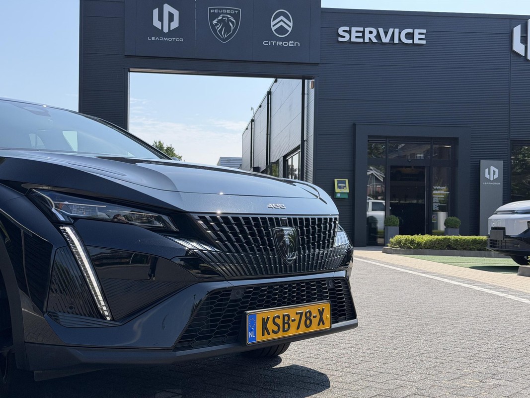 Peugeot 408