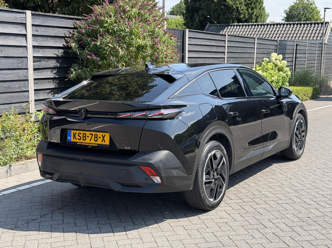 Peugeot 408