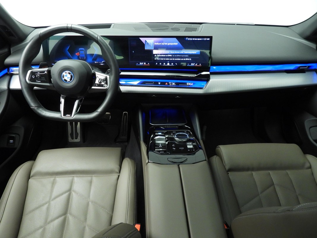 BMW i5