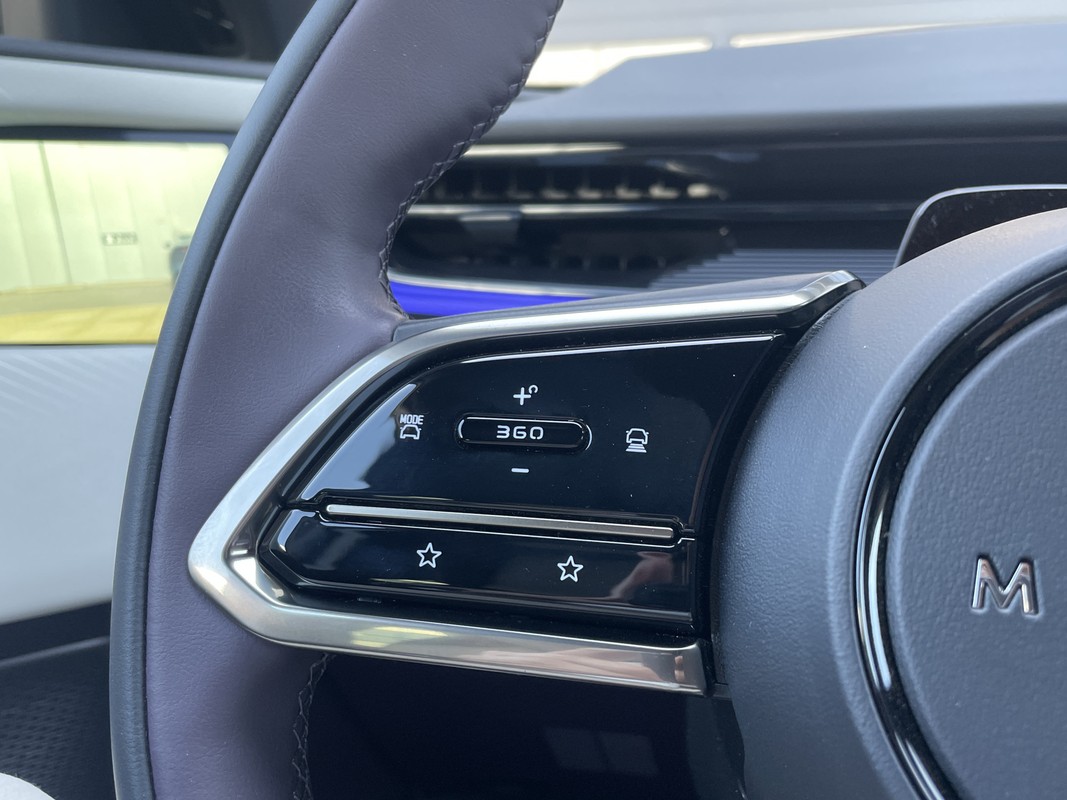 Mazda CX-6e