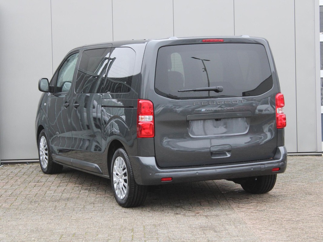 Peugeot e-Traveller