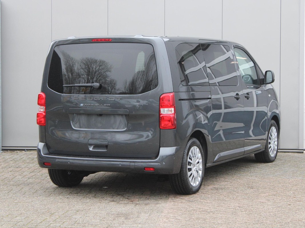 Peugeot e-Traveller