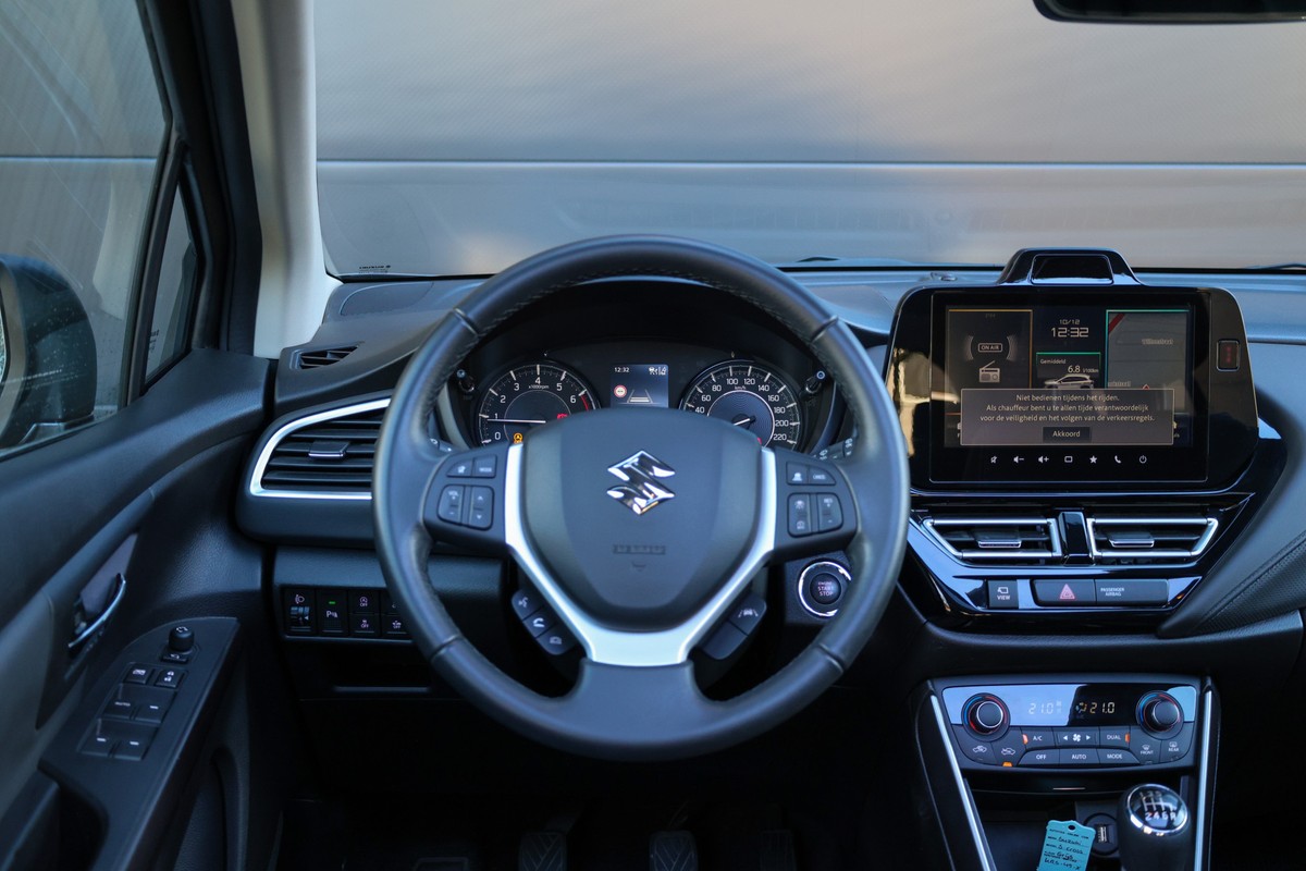 Suzuki S-Cross