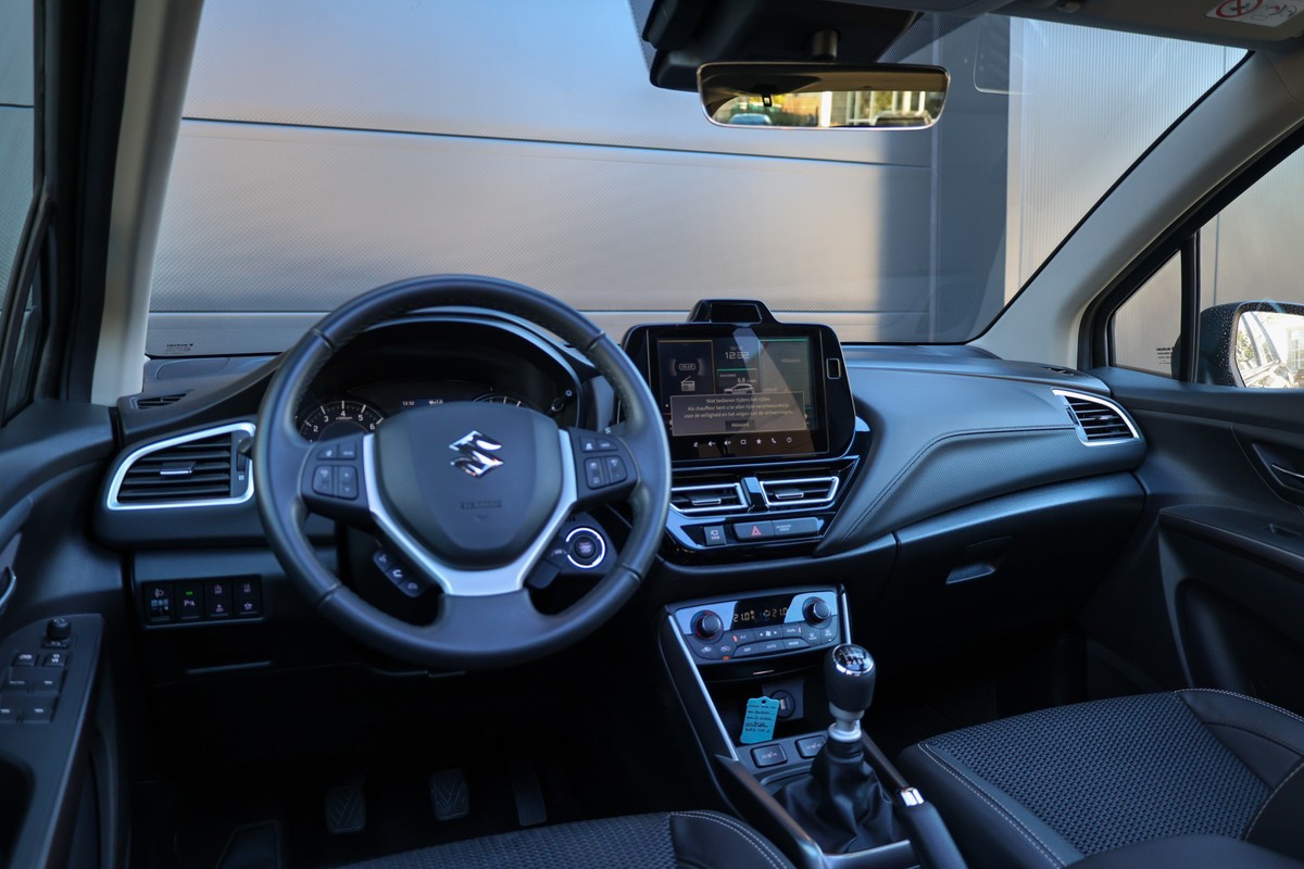 Suzuki S-Cross