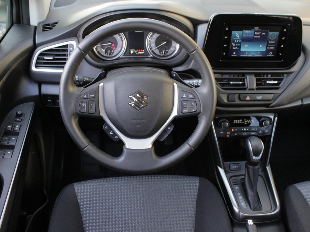 Suzuki S-Cross