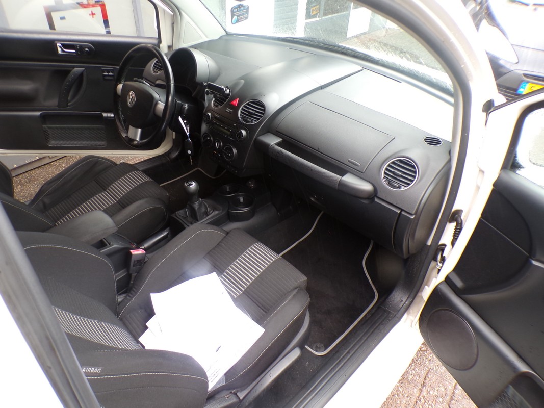 Volkswagen New Beetle