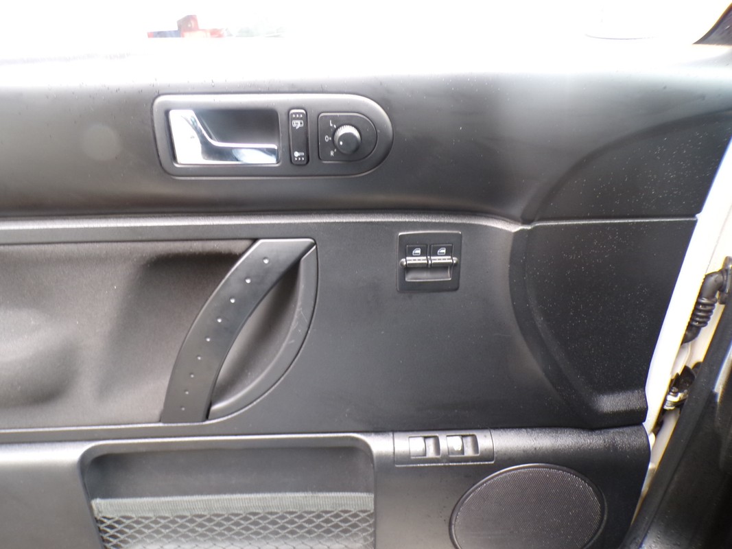 Volkswagen New Beetle