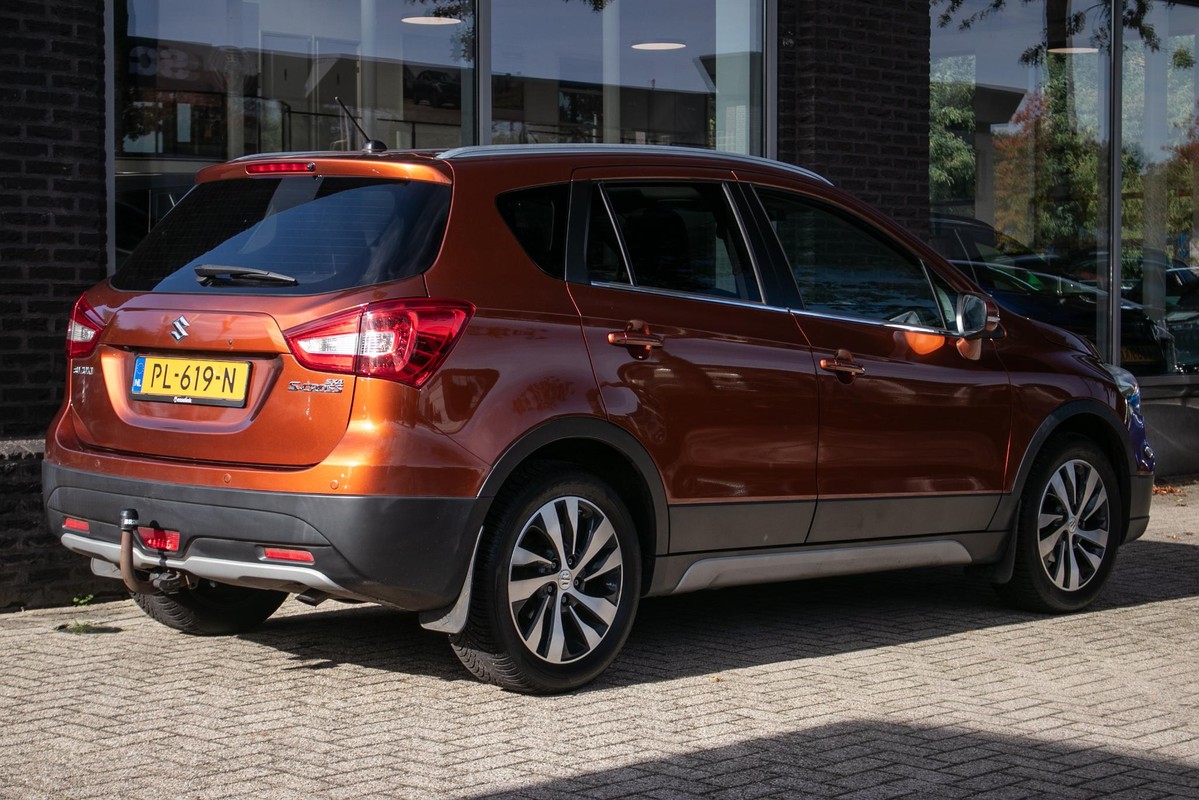 Suzuki S-Cross