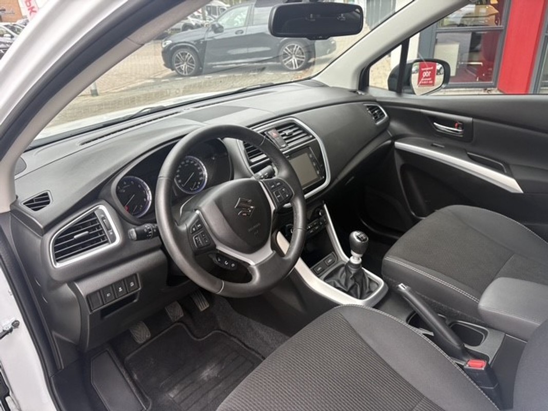 Suzuki S-Cross