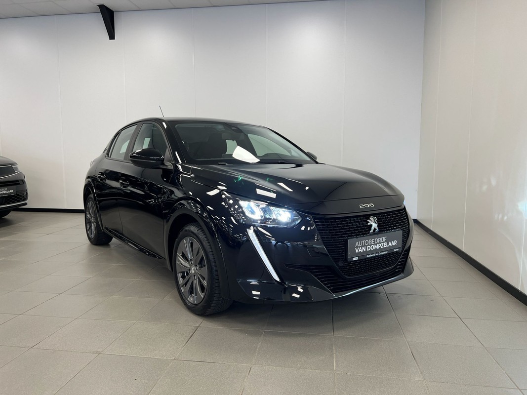 Peugeot e-208
