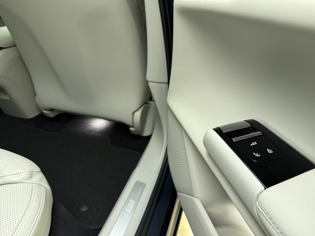 Volvo ES90