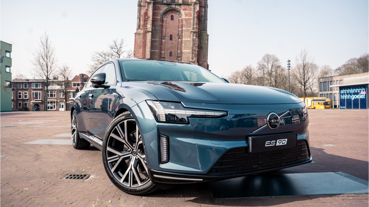 Volvo ES90