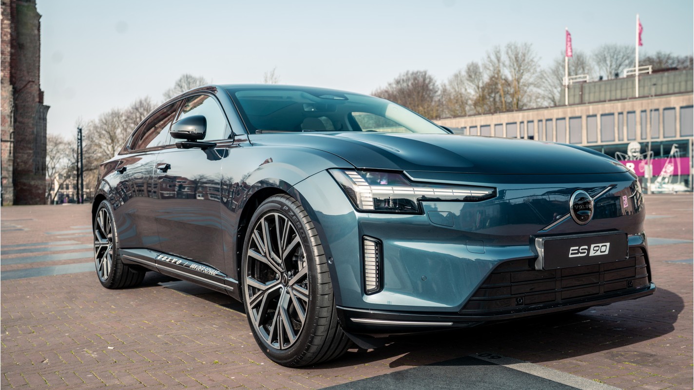 Volvo ES90