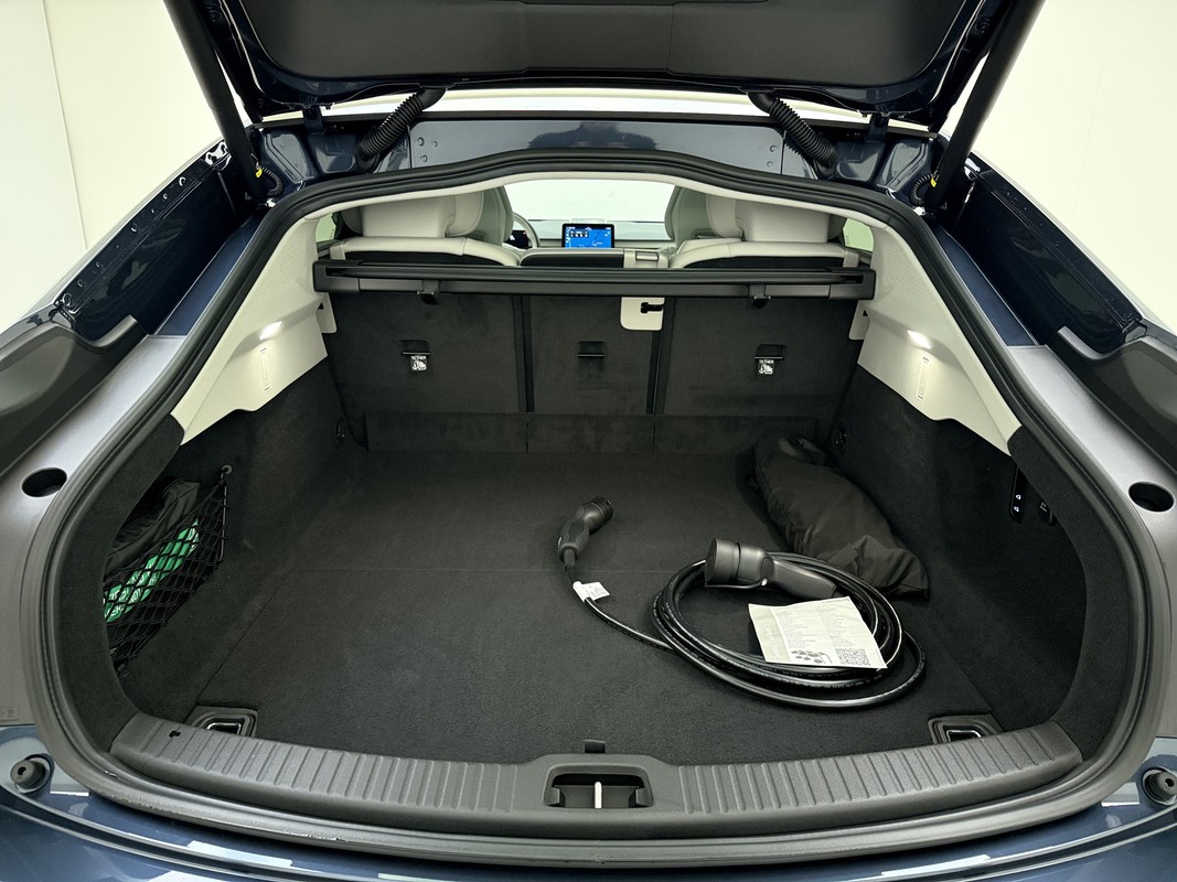 Volvo ES90