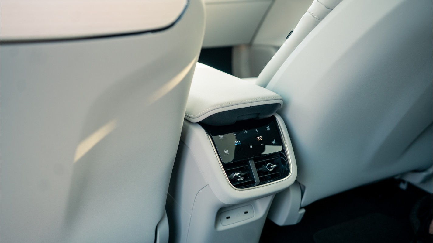 Volvo ES90