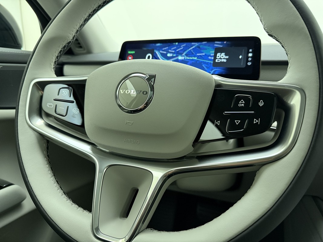 Volvo ES90